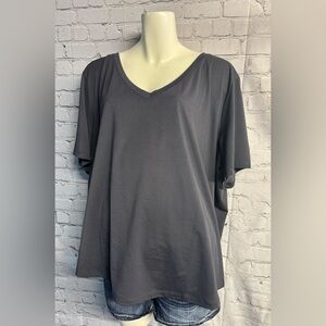NWOT/Unworn Women's 4XL Mettle + Mercer Gray V-Neck Top